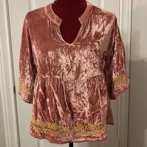 NWT Cousin Earl Women’s Pink Velvet Gold Embellishments Flutter Sleeve Sm Boho